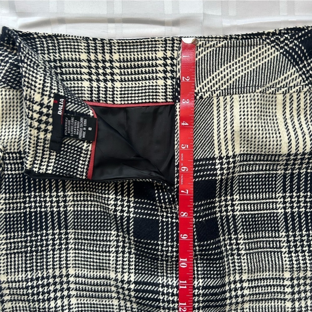 Dalia Vintage Black & White Tweed Cargo Pocket Knit Mini Skirt - Picture 11 of 12